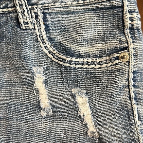 Wet seal jean shorts - Picture 3 of 9
